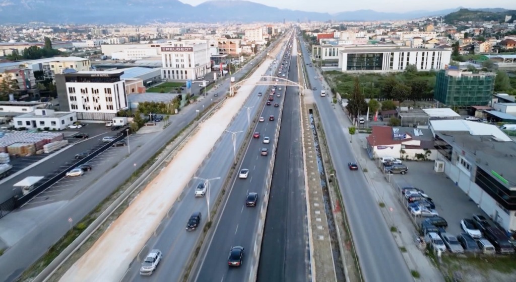  Lumë  parash për superstradën  tjetër tender 1 4 miliardë lekë për Tiranë Durrës