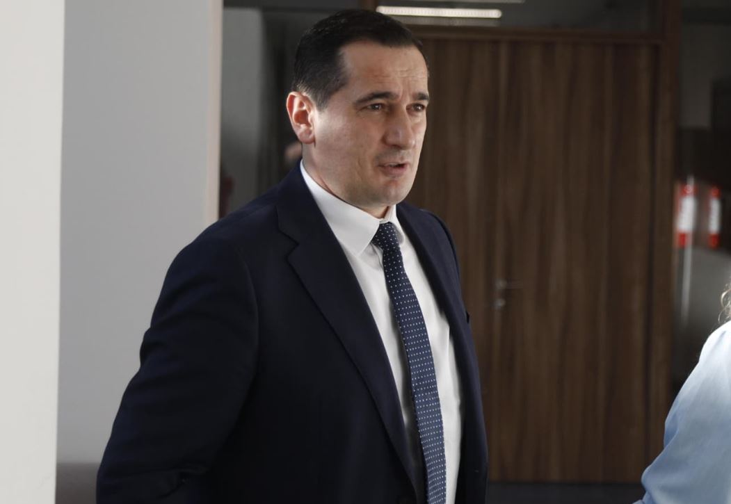 dosjet-e-mbartura-te-vleresohen-me-prioritet-klodian-braho-zhvillon-mbledhjen-e-pare-si-drejtues-i-spak-ja-det