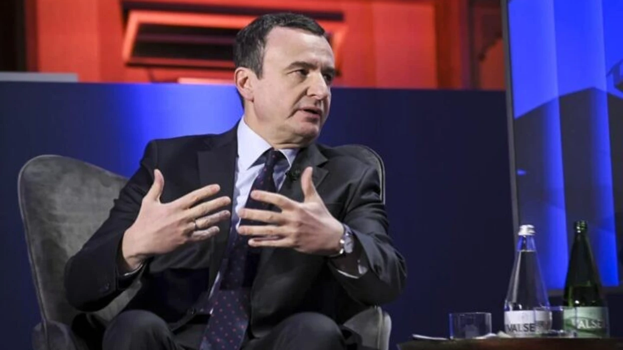 VIDEO  Albin Kurti në Davos  Shqipëria dhe Kosova dy shtete  por jemi një komb dhe flasim të njëjtën gjuhë 