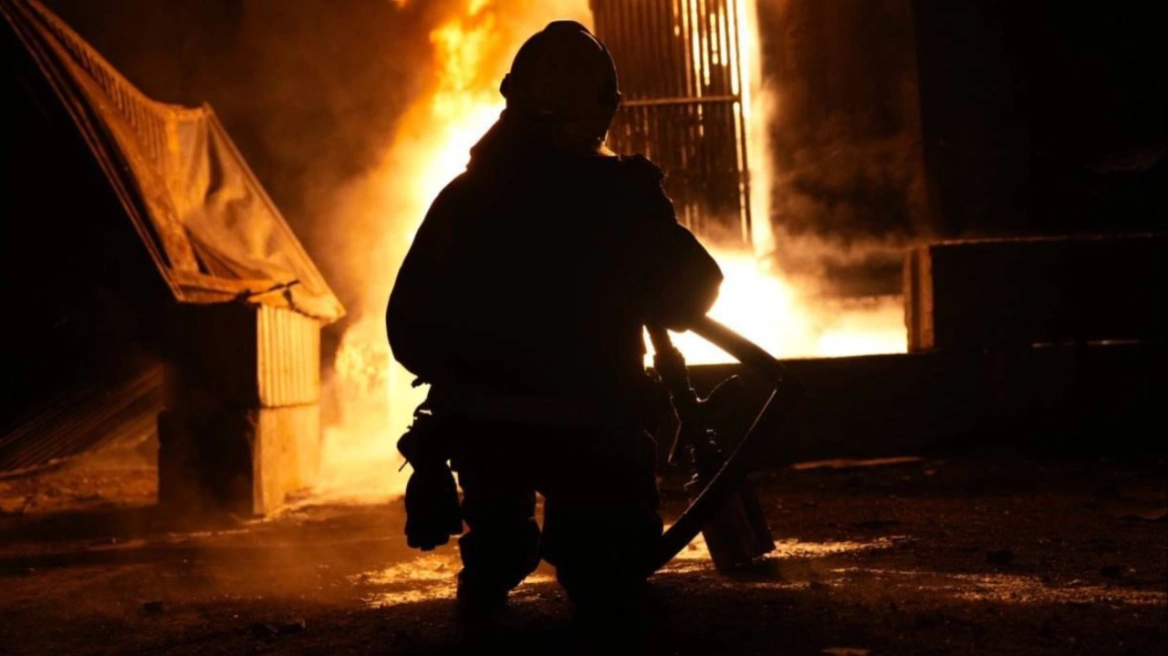 Një i vdekur dhe mbi 20 të plagosur në sulmet ajrore ruse në juglindje të Ukrainës