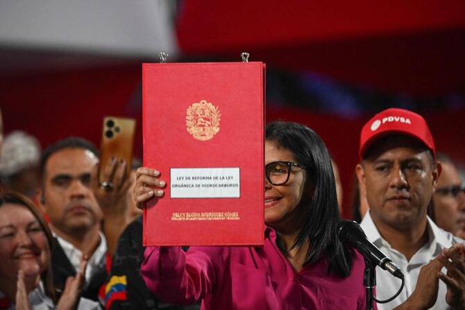 SHBA të heqin disa sanksione ndaj Venezuelës për të lehtësuar shitjet e naftës