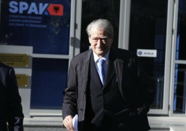 Sali Berisha Nga Spak