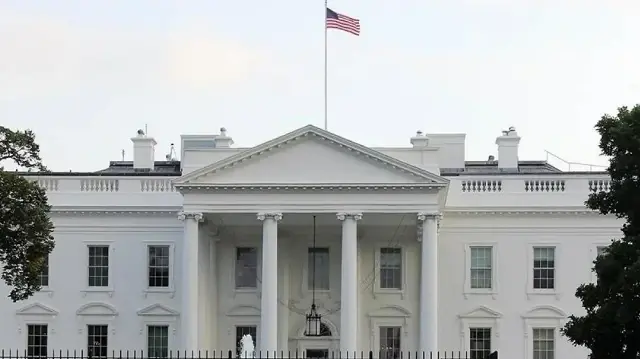 Trump autorizon tarifat për vendet që furnizojnë me naftë Kubën