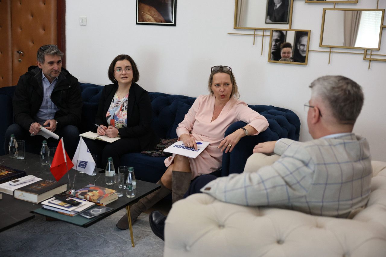 Gjekmarkaj takon zv ambasadoren e OSBE  Qeveria po bllokon hetimet për Ballukun  sulm frontal ndaj drejtësisë 