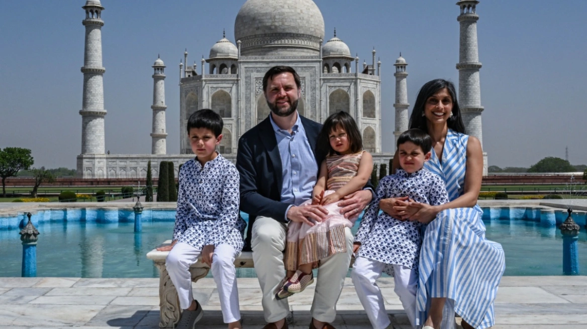 Zëvendëspresidenti i SHBA së  J D  Vance  dhe gruaja e tij  Usha  presin fëmijën e tyre të katërt