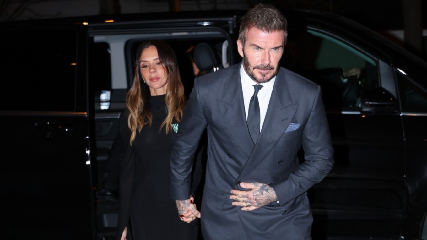 Pas deklaratave  bombë  të Brooklyn  familja Beckham  thyen akullin   shfaqet për herë të parë publiki   
