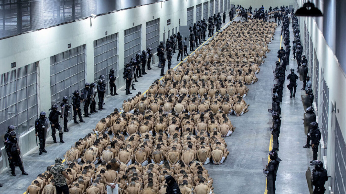 Presidenti i Kilit viziton burgun famëkeq CECOT në El Salvador  Duam ta studiojmë 