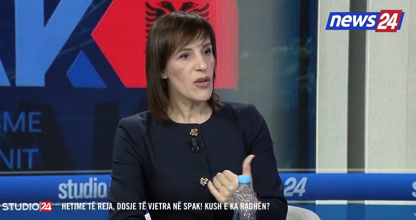  Blackberry  iPhone dhe Samsung të Evis Berberit zbuluan zv kryeministren dhe Benet Becin   Lala  Biznesmeni Arbër Abazi lidhj   