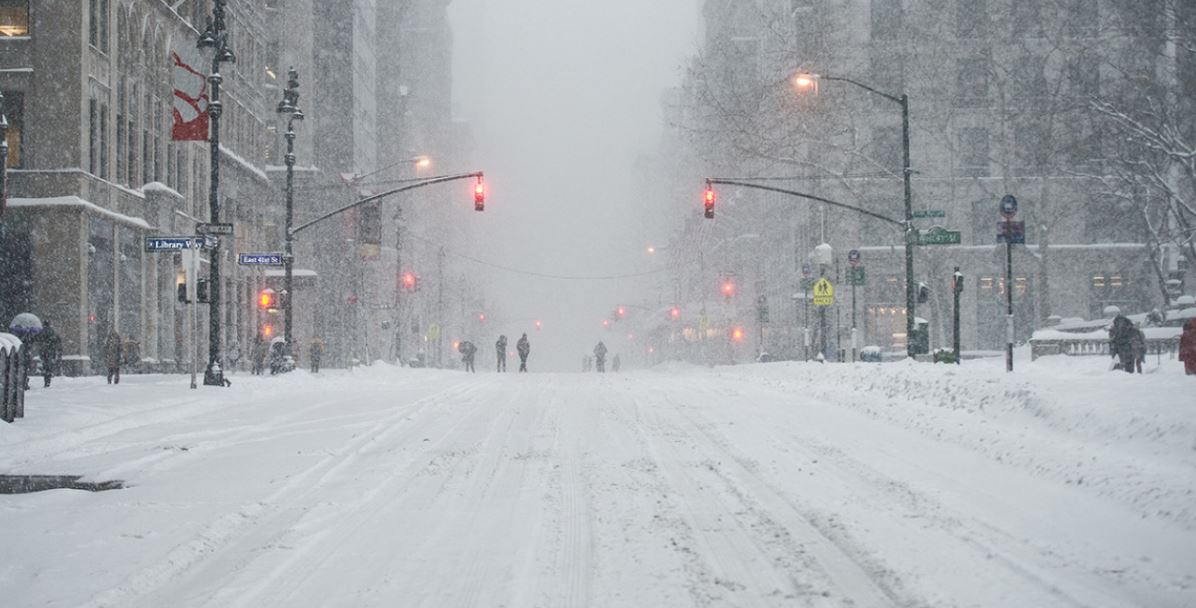 I ftohti polar dhe reshje të dendura dëbore në SHBA në qendrore dhe lindore