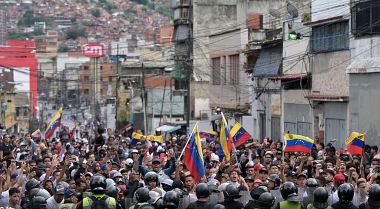 u-arrestuan-pas-opinioneve-kritike-ndaj-qeverise-venezuela-liron-11-gazetare-dhe-punonjes-te-medias-nga-burgjet