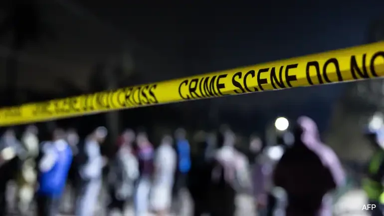 3 Të Vrarë, Përfshirë