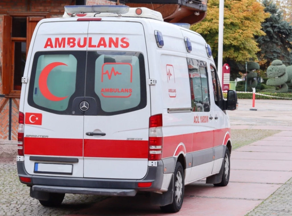 sulm-me-thike-ne-stamboll-plagosen-6-persona-mes-tyre-4-police-ndalohet-autori-ishte-nen-efektin-e-droges