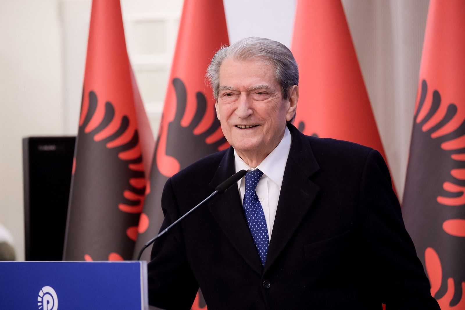  Vepron në emër të Edi Ramës   Akuza e Berishës  Elira Kokona  ua merr pronat shqiptarëve pa asnjë dokument 