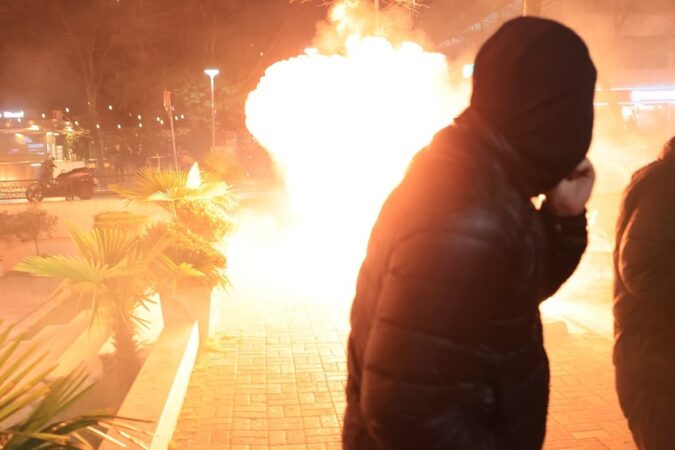 641302488 18569360182040072 4928913736976744281 N