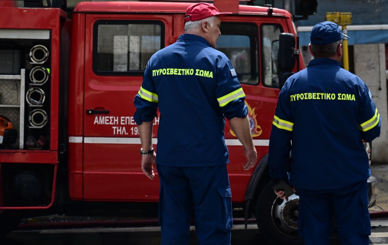 Thriller në Greqi  Gjendet një trup brenda makinës së djegur
