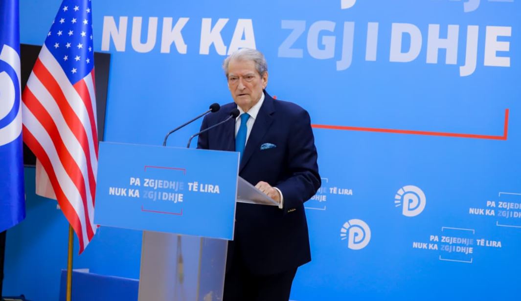 “Rama po mbron veten e tij, do të kthejë vendin në kushtet e ’92-it”, Berisha: Shqipëria s’ka plotësuar asnjë kusht për të qenë në BE