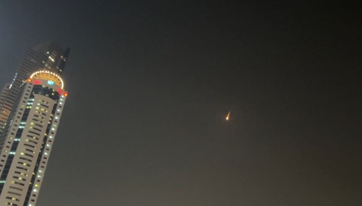 VIDEO  Raketa  çan  qiellin  momenti dramatik kur goditet hoteli  Palm Jumeirah  në Dubai  plagosen ka   