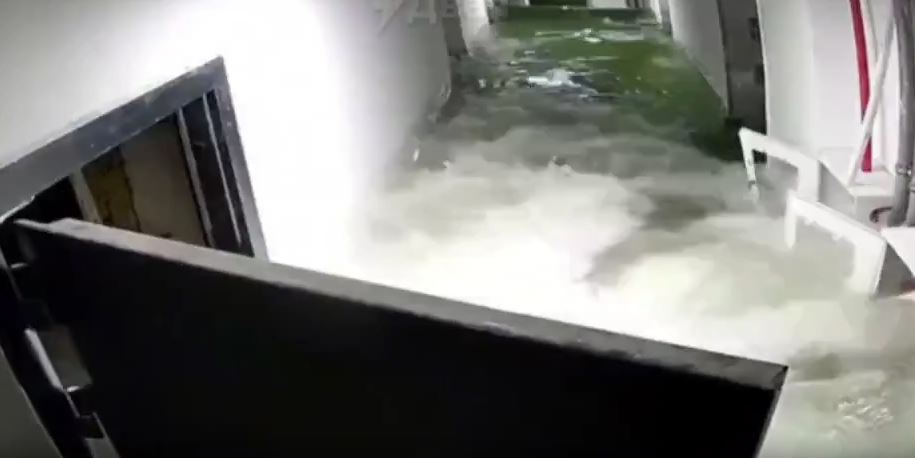 Jo vetëm Titaniku  Korridoret kthehen në lumenj  pallati në Rusi përmbytet rregullisht çdo javë  VIDEO 