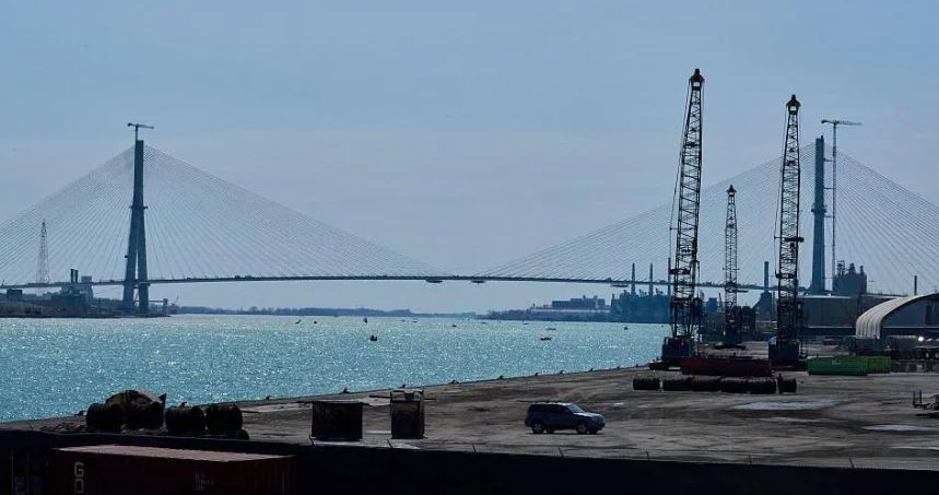 Trump kërcënon të bllokojë hapjen e urës SHBA Kanada  Na kompensoni plotësisht  ose 