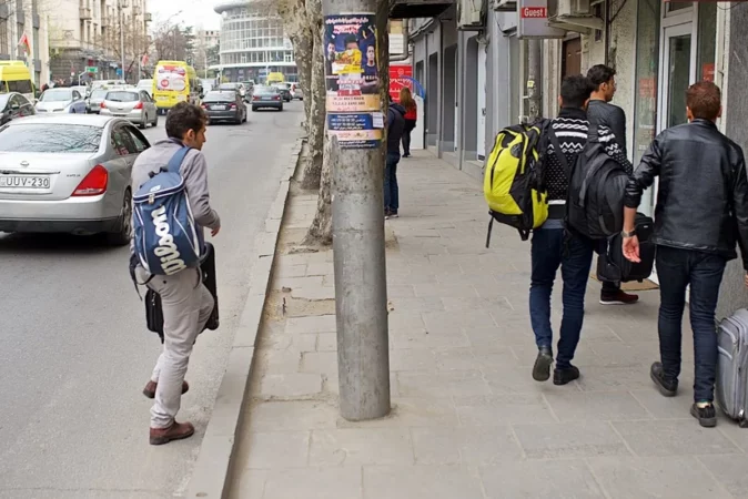 Deri Në 4,000 Emigrantë