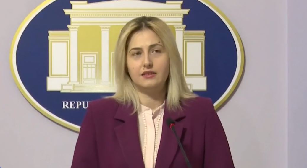  Asnjë transparencë   Denoncimi i Ina Zhupës  Me projektligjin për portet krijojnë mundësi për t ja dhuruar oligarkëve  Nesër    