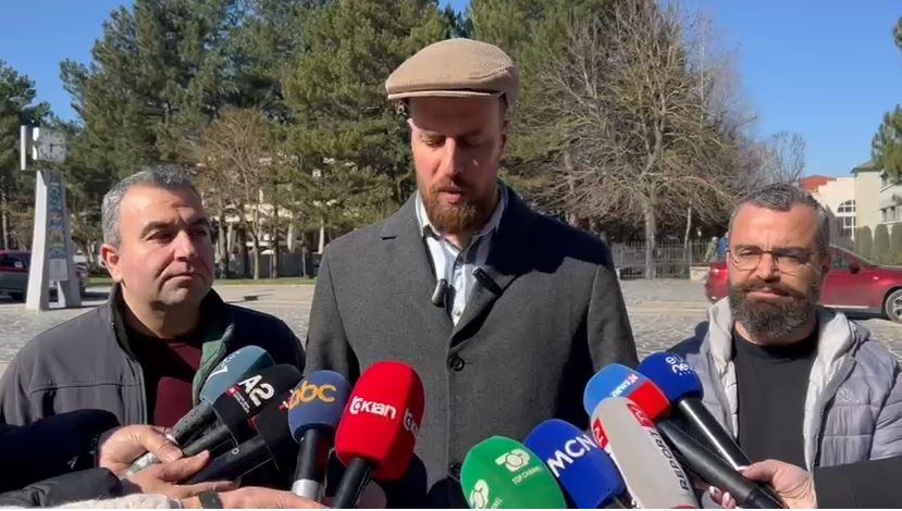 Juglindja e izoluar nga bllokimi i Librazhd Prrenjas  Shoqëria Civile paralajmëron protestë të hënën  Izolimi po ndikon në eko   