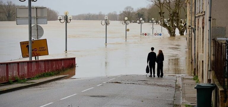 Përmbytjet Përfshijnë