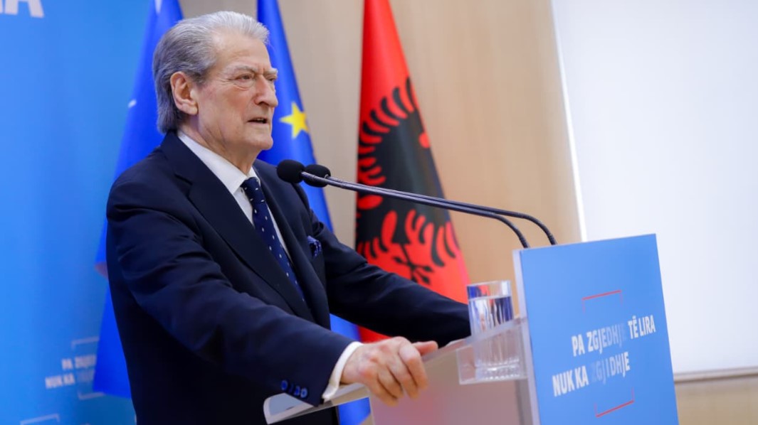 “Rama kërkon përballje civile”, Berisha: Dhunë politike ndaj Bledion Nallbatit! Policia i hodhi gaz lotsjellës në fytyrë dhe…