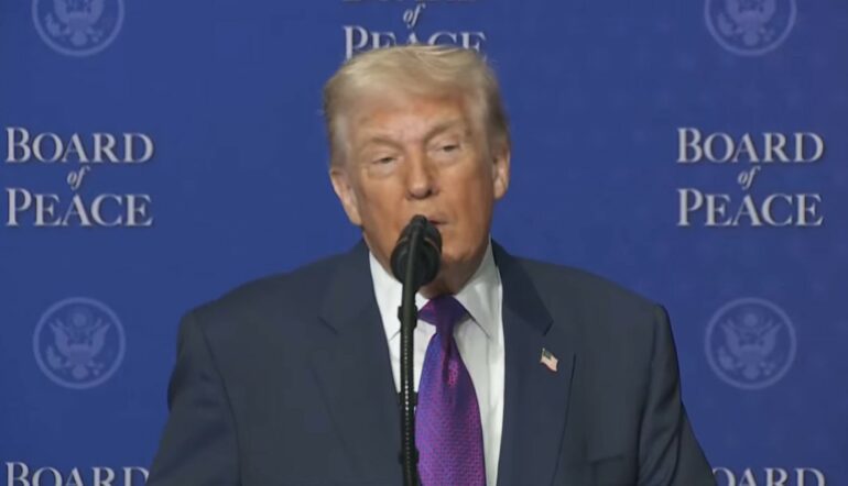 Trump Bordi I Paqes3