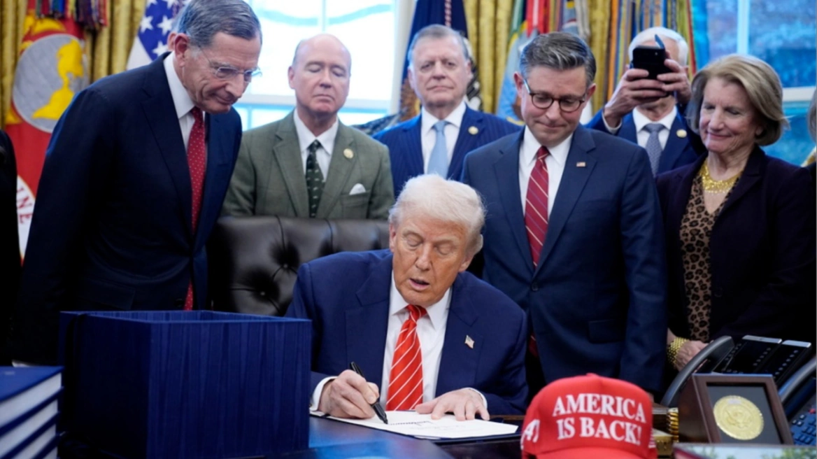 Trump nënshkruan projektligjin që i jep fund paralizës fiskale