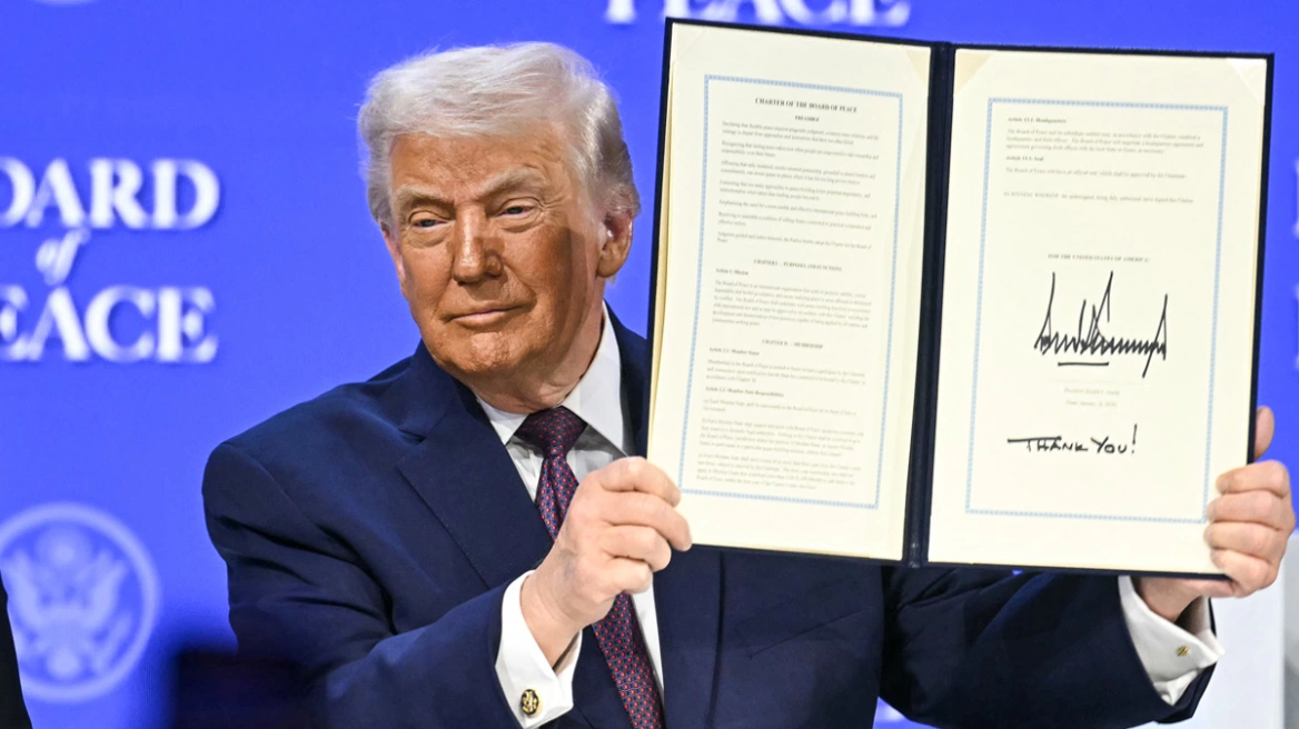 Trump shfuqizon rregulloren klimatike të Obamës  duke hapur rrugën për një derregullim masiv