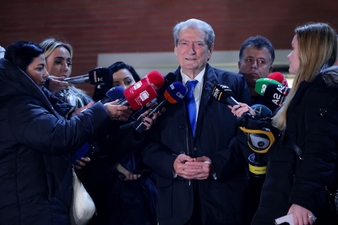 “Një sulm personal pa asnjë shkak”/ Dhuna ndaj deputetit Bledion Nallbati, Berisha niset me urgjencë drejt Traumës