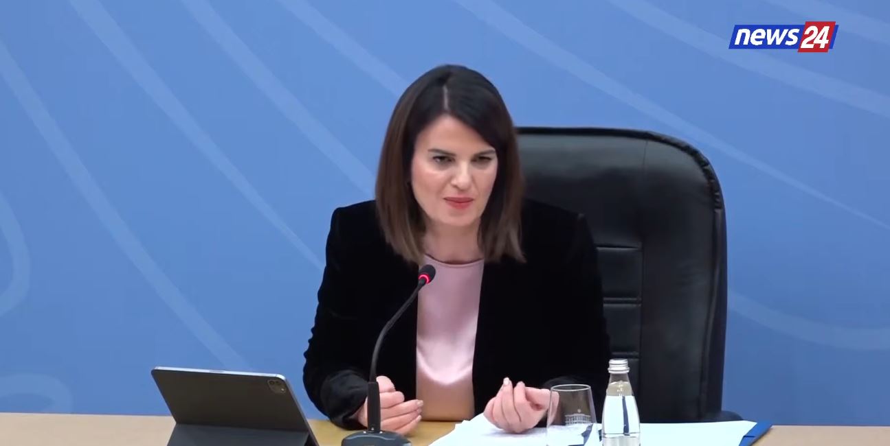 Gaz i skaduar drejt protestuesve të opozitës  ministrja Koçiu  Kam urdhëruar hetim 