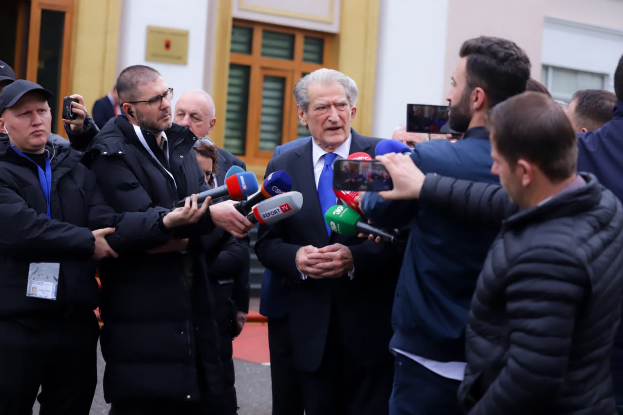 “Deklaratë të përbashkët të Kuvendit për të dënuar pretencën e Hagës”, Berisha: Mburojë nga krimineli ordiner për të kaluar çështjen e mandatit të Lubisë