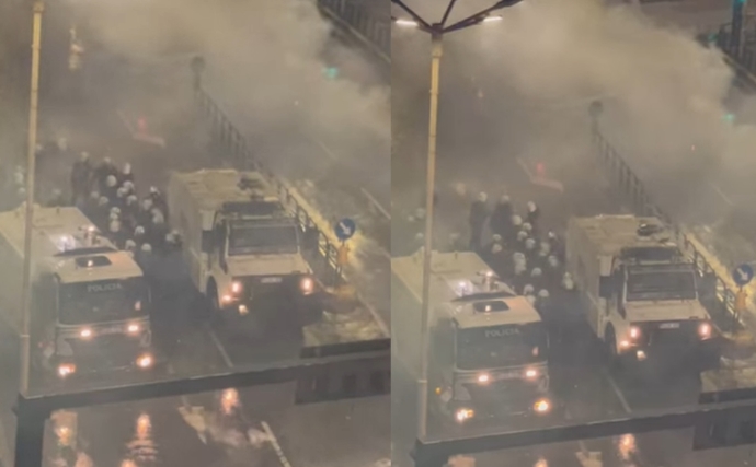 Dervishi Protestuesit Gazi