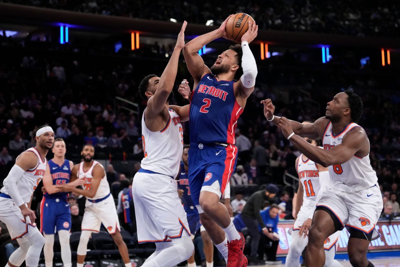 NBA  Detroit dominues në Lindje  Pistons mund Knicks  San Antonio  marshon  në Perëndim