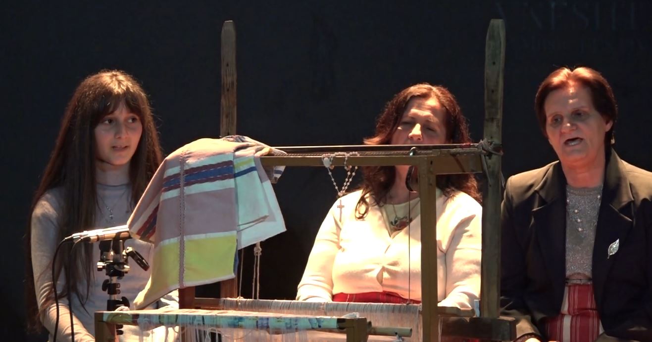 Dokufilmi  Nuse   gratë e Zadrimës  mes rebelizmit  besimit e anarkisë  Bisha  Këngët e tezgjahu në një vështrim etnomuzikolog   