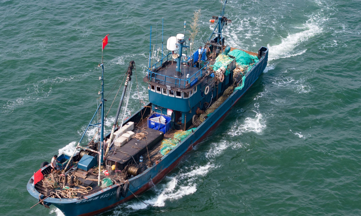 Përplasjet thellojnë ndarjen mes dy fuqive aziatike/ Tentoi të arratisej, Japonia bllokon një anije peshkimi kineze