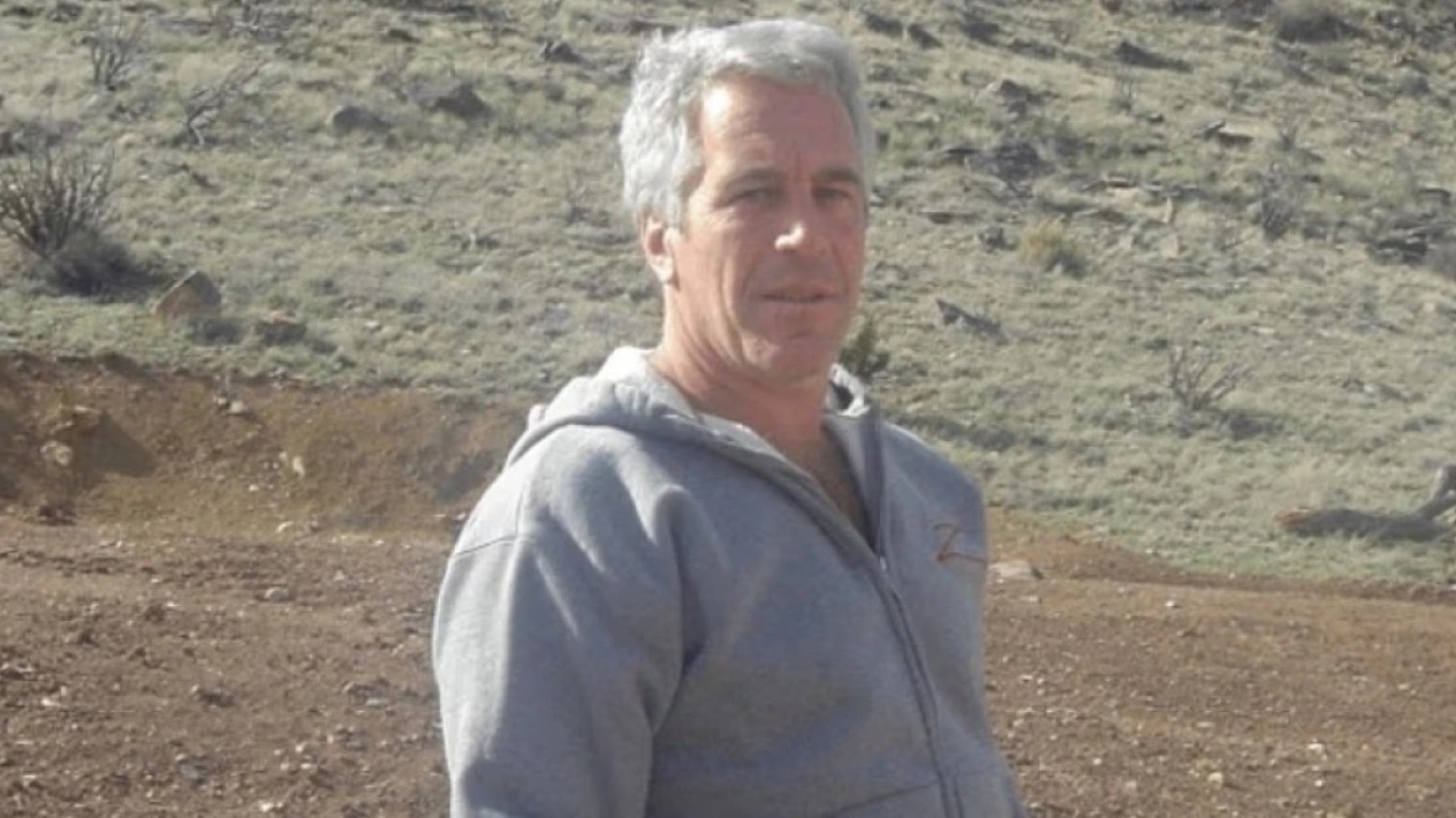 U vetëvra apo e mbytën  Pyetje të reja rreth vdekjes së Epstein  mjeku ngre dyshime dhe kërkon një riekzaminim