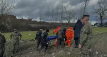 Gjetja E Te Riut Ne Klos