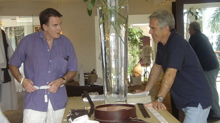 Dyshohet se ndau informacione sekrete të qeverisë me Jeffrey Epstein  Nis hetimi ndaj ish ambasadorit britanik në SHBA  Peter    