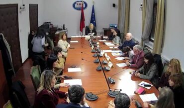 Komisioni Per Librin