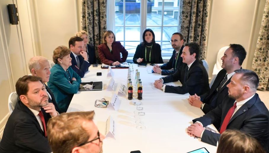 Kurti takim me senatorët amerikanë  Tri kërkesat e Kosovës në raport me Serbinë