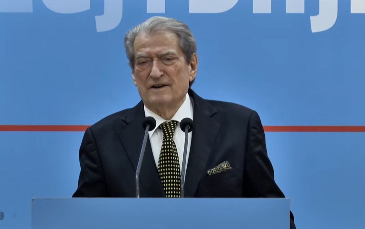  Edi Rama është në rreth të kuq   Berisha  Mashtroi në mënyrë të paskrupullt  Linda e AKSHI t  prestanome e Lindës   