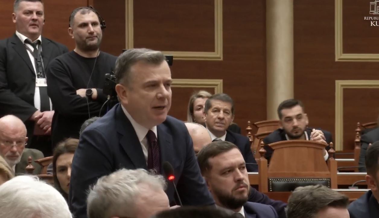 Berisha sërish bllokon Foltoren, Peleshi ndërpret seancën/ Balla: Nëse nuk reflektohet, kalojmë direkt në votim