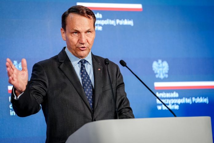 Polonia do të rrisë shpenzimet e mbrojtjes në 4 8  të PBB së në 2026 n  Ministri i Jashtëm  Duhet të ndërtojmë një forcë të ar   