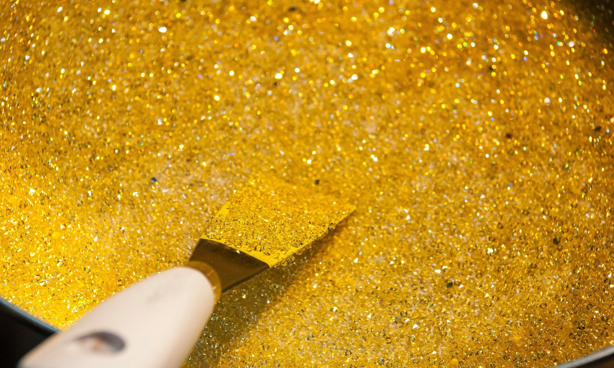 Çmimi u rrit me 64  në vitin 2025  Ari  basti i madh i vitit 2026  çfarë presin ekspertët