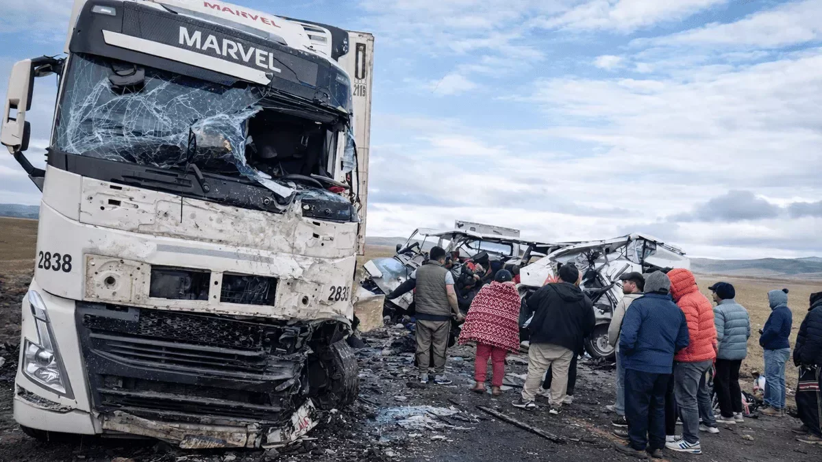 Minibusi përplaset me kamionin në Peru  13 të vdekur