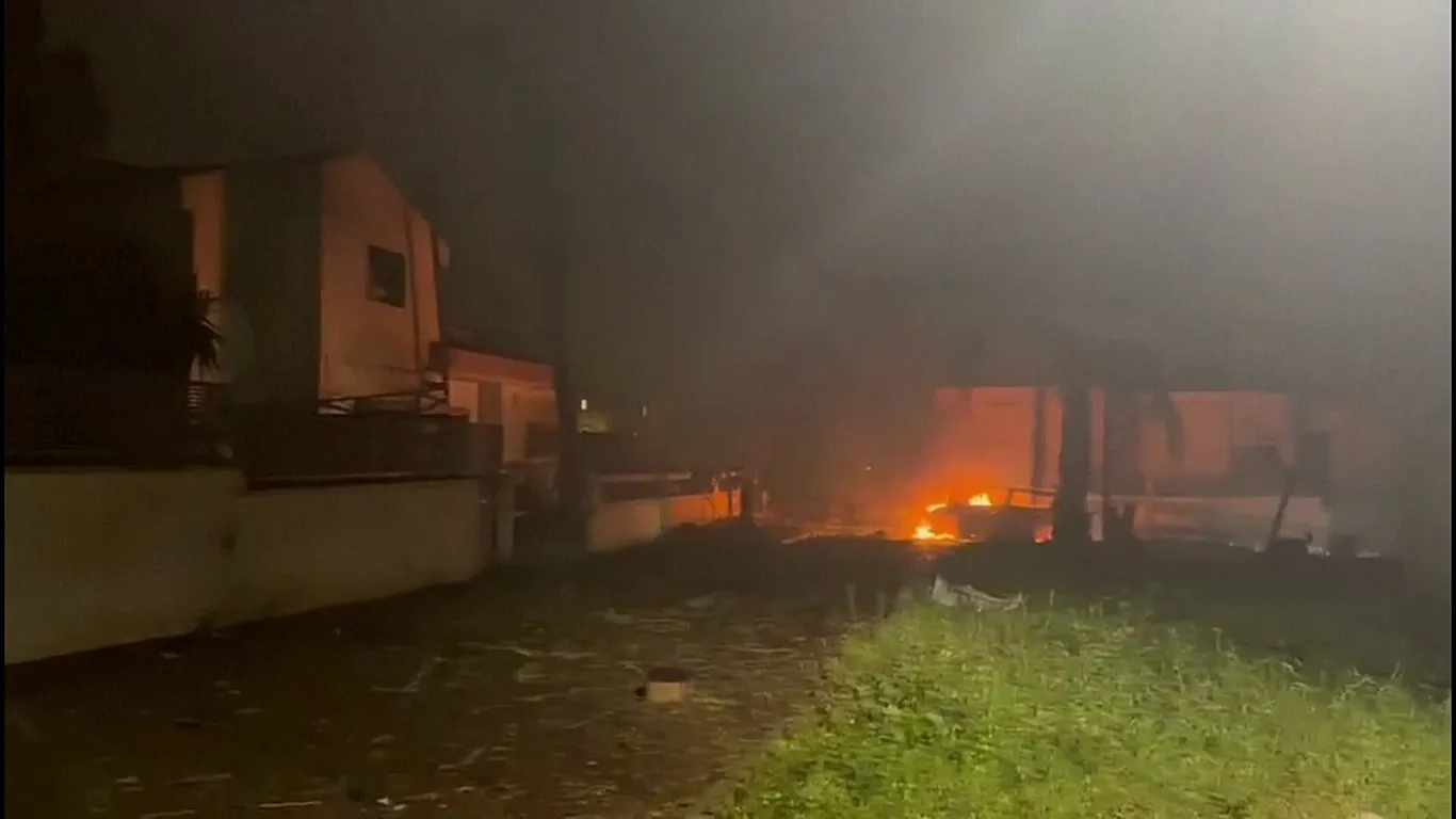 Irani shënjestron jugun e Izraelit  40 persona plagosen në qytetin që mban objektin bërthamor