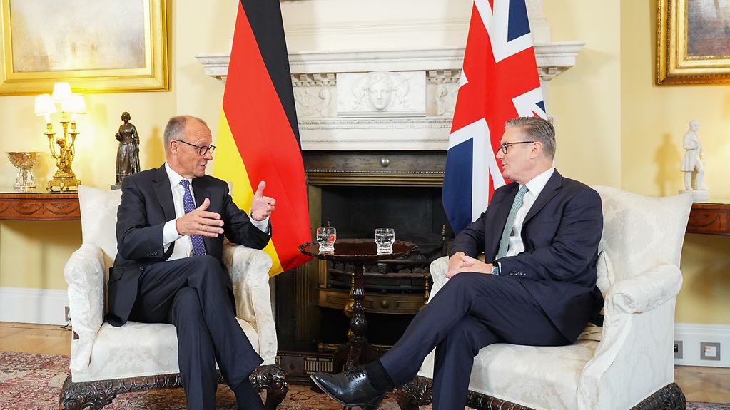 Merz falënderon Trump për ndalimin e sulmeve ndaj Iranit  Starmer mirëpret bisedimet e SHBA ve me Teheranin